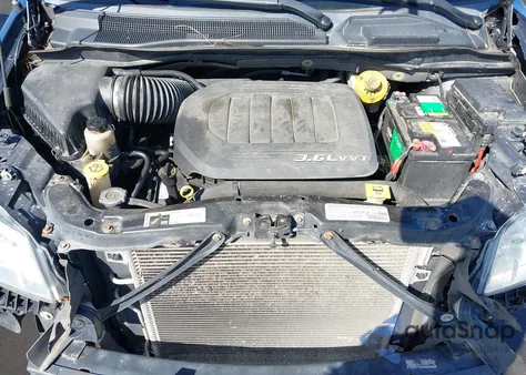 2014 Chrysler Town & Country Touring z USA, uszkodzony, nr VIN 2C4RC1BG9ER157957